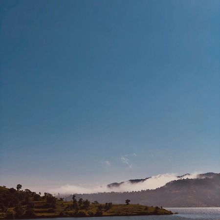 Swiss Lake Resort 拉瓦萨市 外观 照片