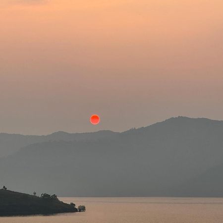 Swiss Lake Resort 拉瓦萨市 外观 照片