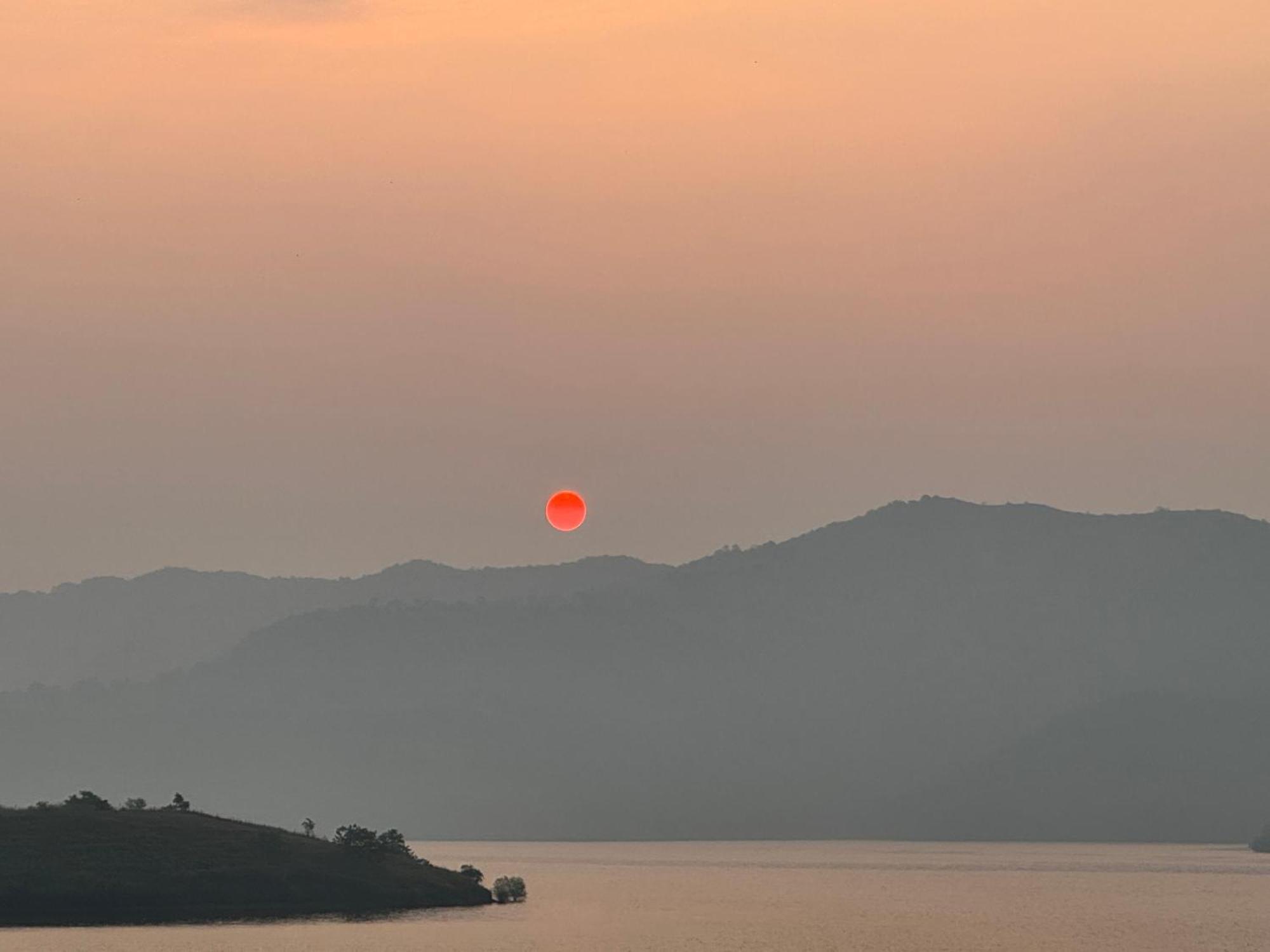 Swiss Lake Resort 拉瓦萨市 外观 照片